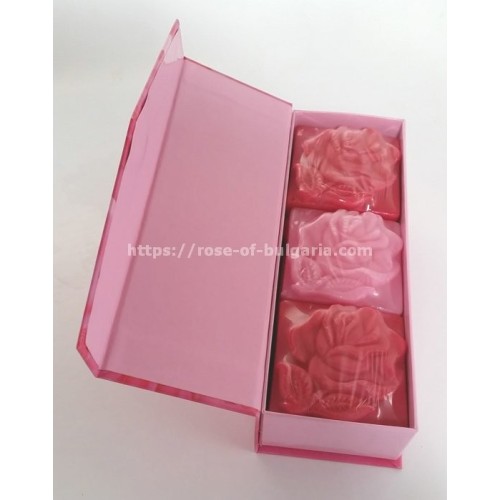 Gift box 3 rose soaps square